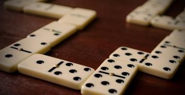 Как играть в домино: основные правила и рекомендации